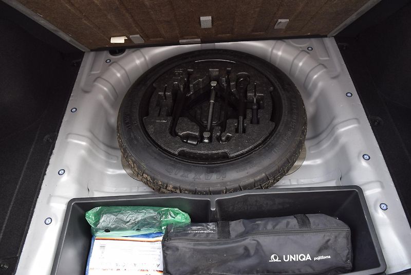 Hyundai i30 (2021) 1.6CRDi 85kw STYLE 7°AUTOMAT - fotka 10 z 49