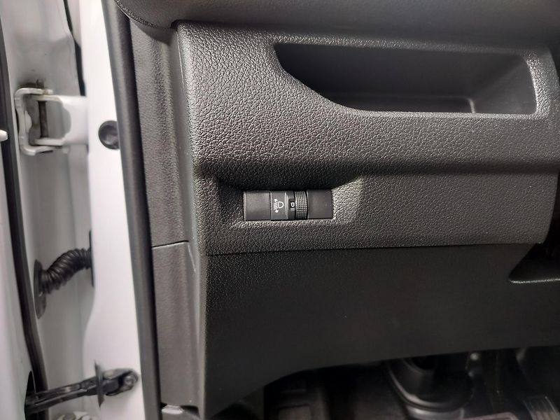 Opel Vivaro e, navigace, 9míst - fotka 11 z 27