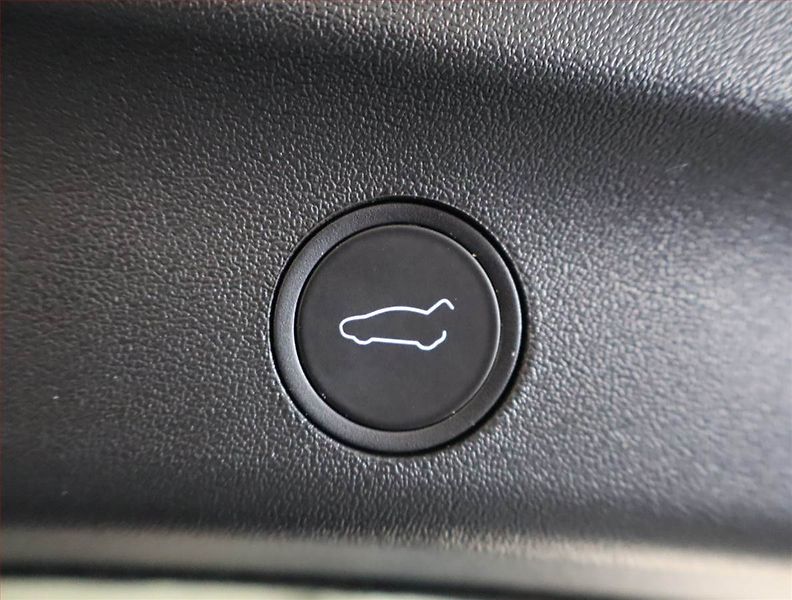 Tesla Model Y (2024) Long Range AWD 79kWh, SoH 95% - fotka 26 z 30