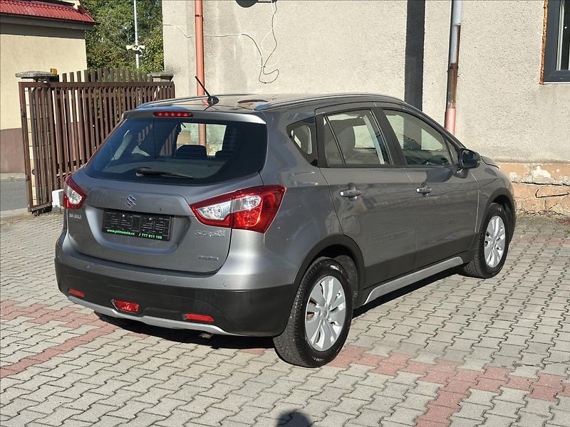Suzuki SX4 S-Cross 1,6 4x4 AUTOMAT - fotka 3 z 28