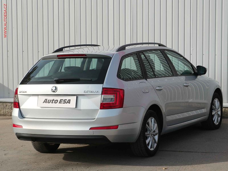 Škoda Octavia (2014) 1.6 TDi, ČR, Ambition - fotka 4 z 16