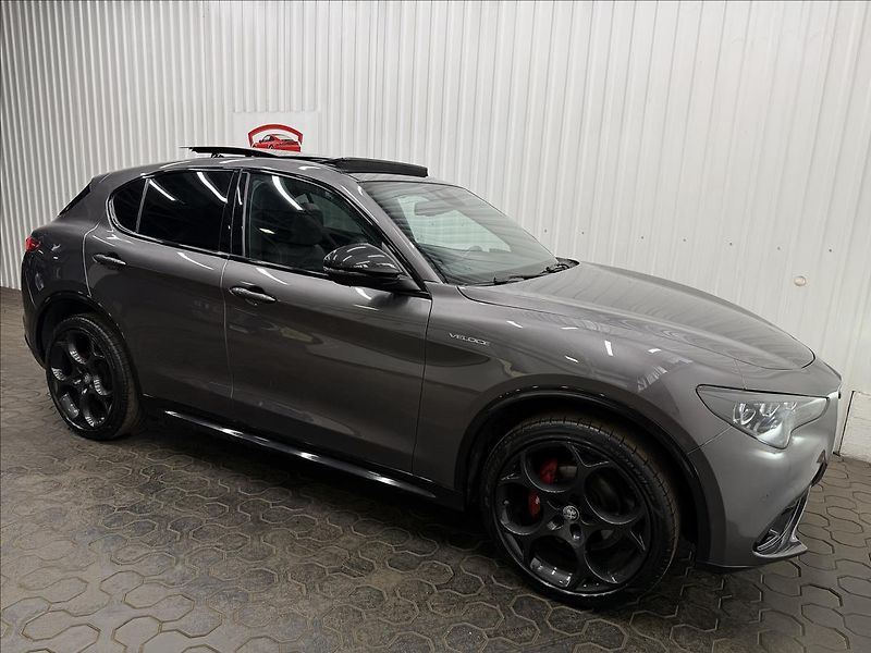 Alfa Romeo Stelvio VELOCE 206kW Q4 PANO LED R21 - fotka 11 z 41