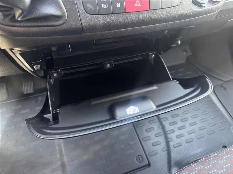 Citroën Jumper 2,0 96kW 9 MÍST DPH NAVI TAŽNÉ - fotka 30 z 31