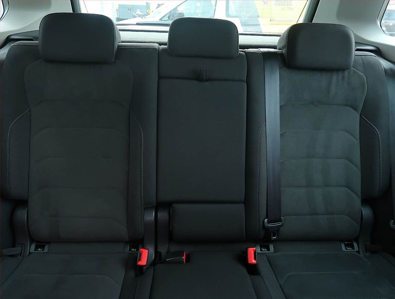 Volkswagen Tiguan (2019) R-Line 2.0 BiTDI - fotka 10 z 21