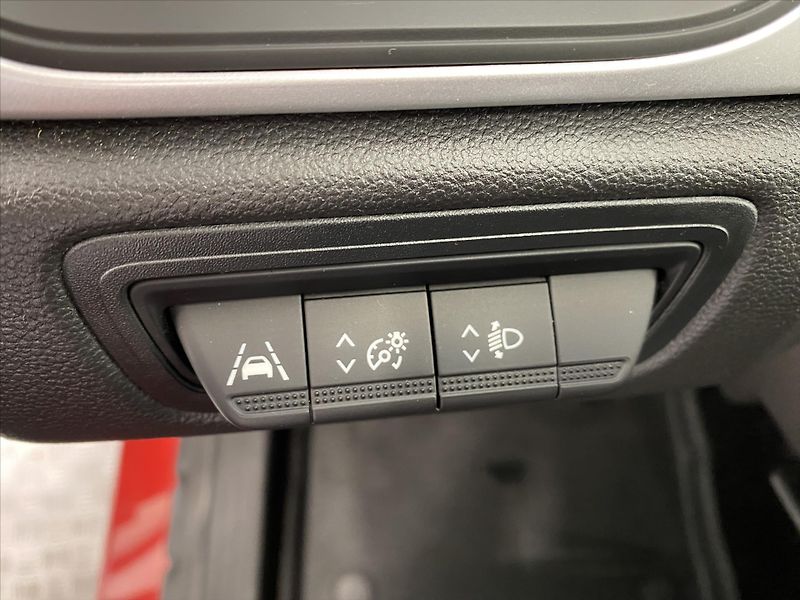 Renault Captur 1,3 TCe 103 kW Intens servis.k - fotka 13 z 25