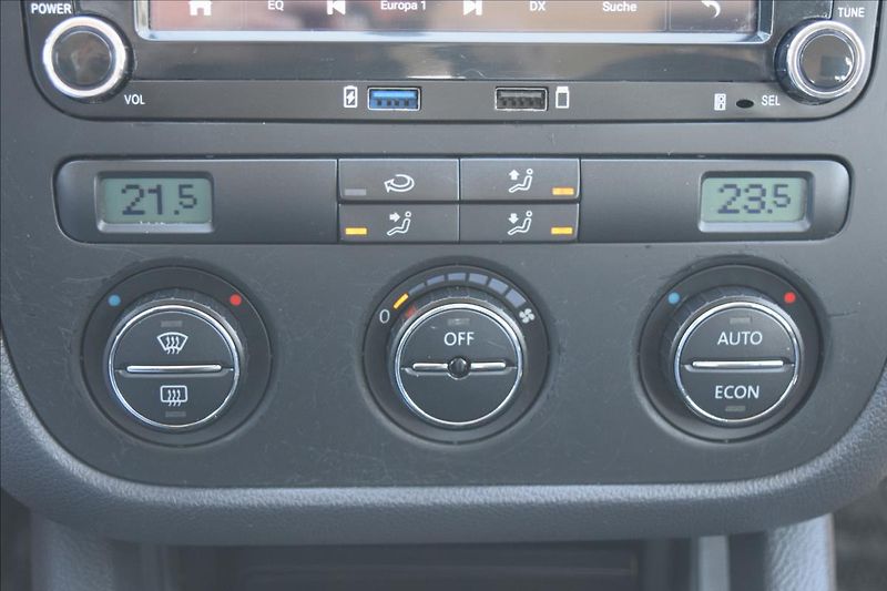 Volkswagen Golf 1,9 TDI 66KW BEZ DPF NOVÁ STK - fotka 41 z 45