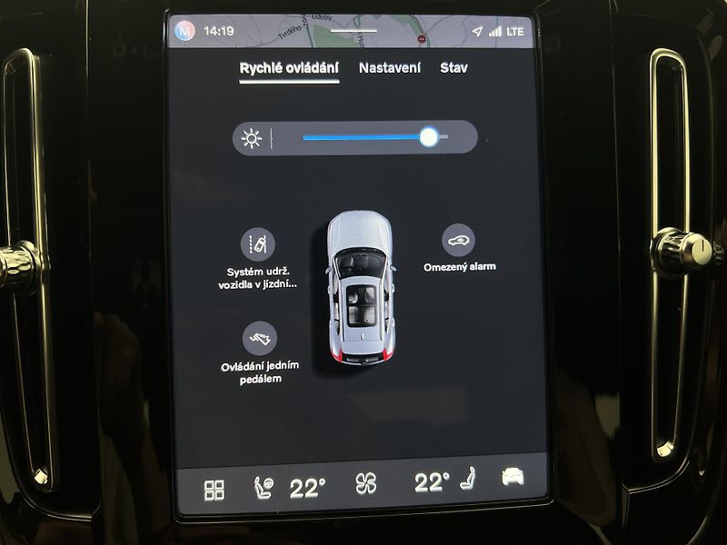 Volvo XC40 CORE RECHARGE SINGLE MOTOR AUT - fotka 33 z 46