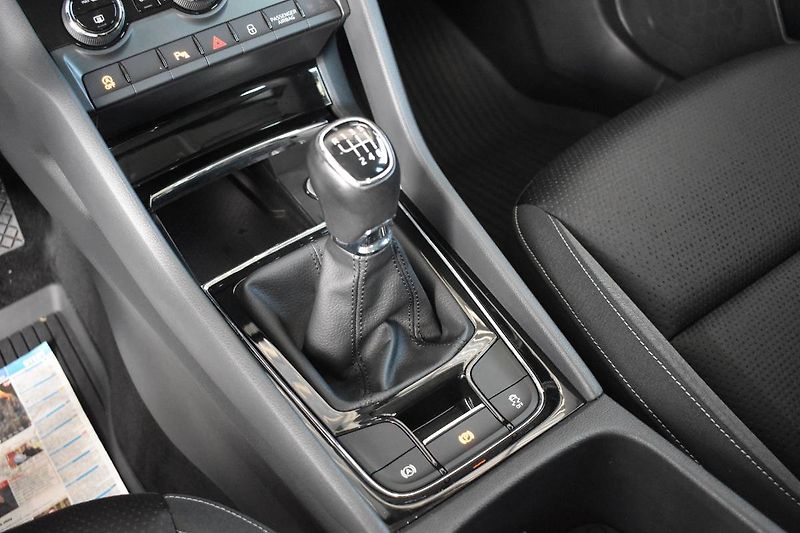 Škoda Karoq (2022) 1.5TSI 110kW TOUR, Tažné - fotka 27 z 28