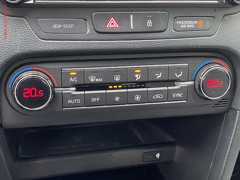 Kia Ceed (2018) 1.4 T-GDi, ČR, Exclusive, AT - fotka 16 z 21