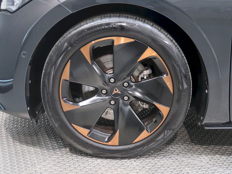 Cupra Born (2022) 150KW 62kWh TEPELNÉ ČERPADLO N - fotka 12 z 34