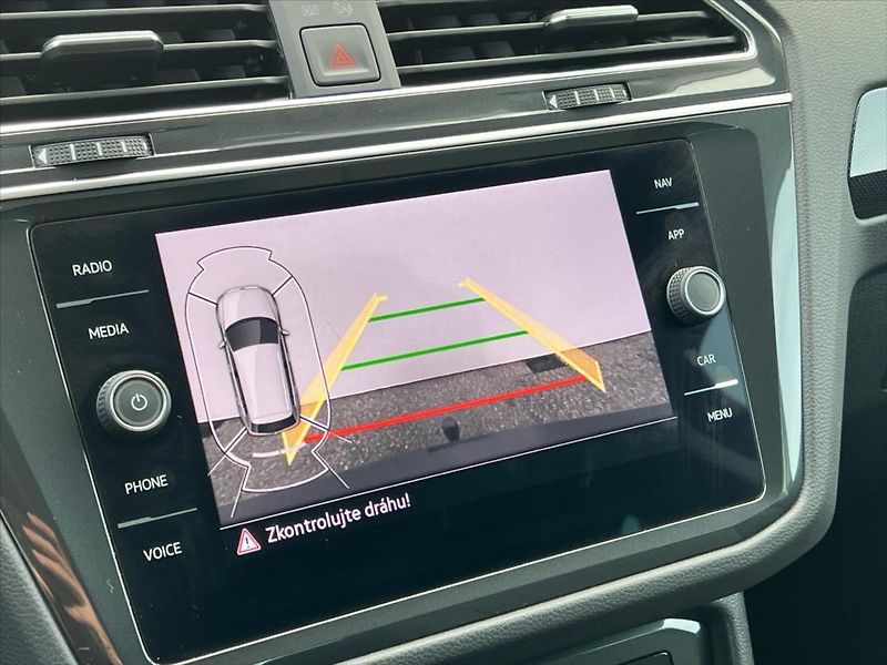 Volkswagen Tiguan 1,5 TSi 110kW 7DSG ELEGANCE - fotka 17 z 31