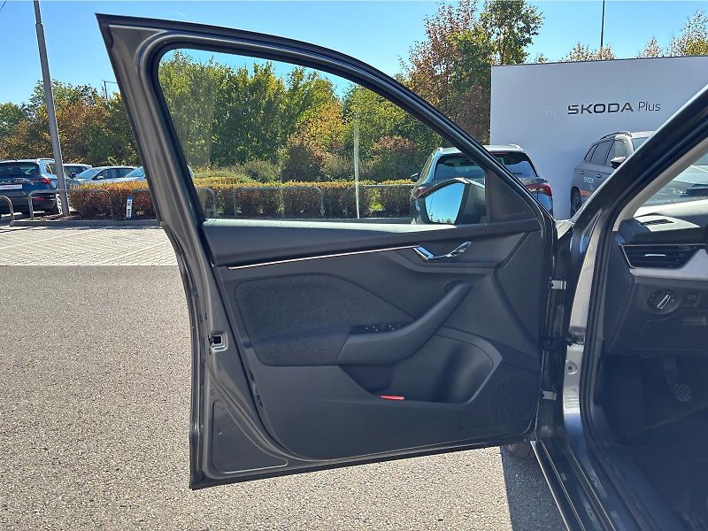 Škoda Scala 1.0 TSI 85 kW TOP SELECTION - fotka 23 z 30