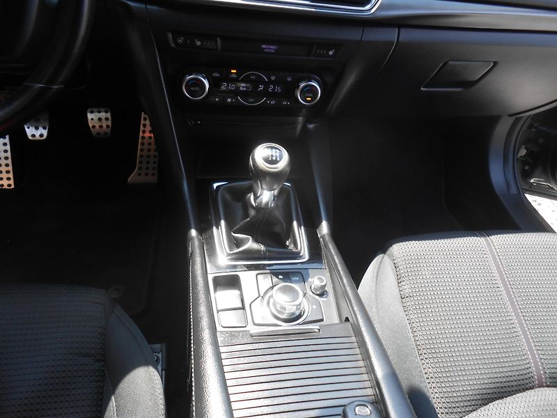 Mazda 3 2.0,FULL LED,KAMERA,head-up - fotka 34 z 49