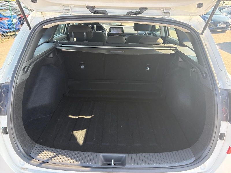 Hyundai i30 (2022) FAMILY COMFORT 1.5i 80kW CZ - fotka 6 z 11