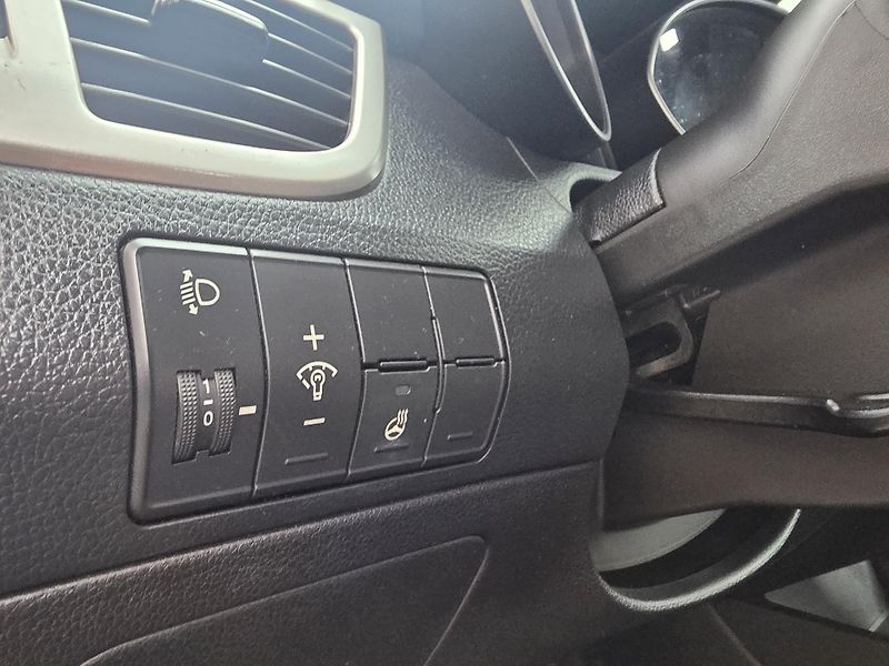 Hyundai i30 1.6-PRAV.ZN.SERVIS-88kw - fotka 15 z 18