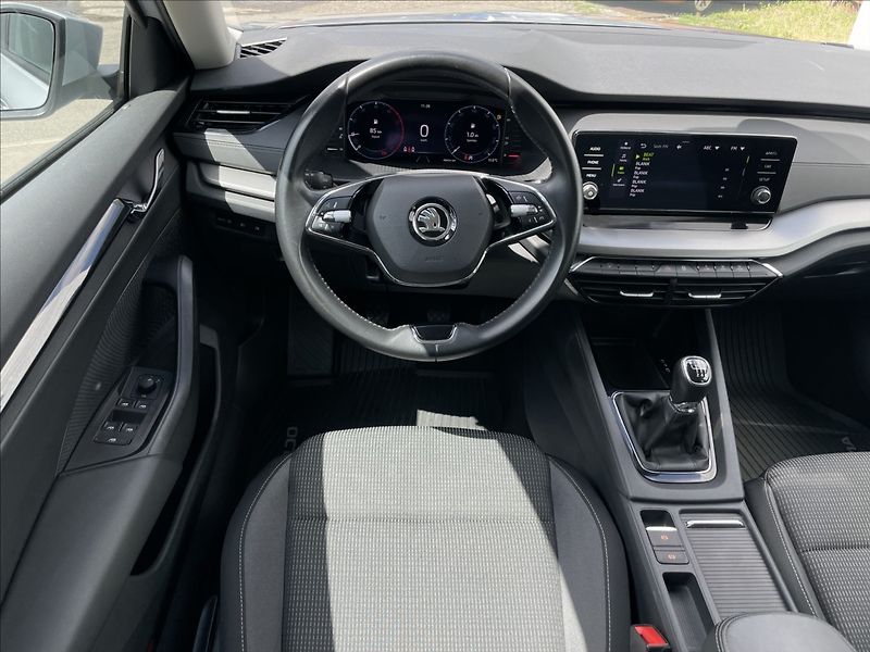Škoda Octavia 2,0 TDI Combi Ambition Plus TA - fotka 7 z 23