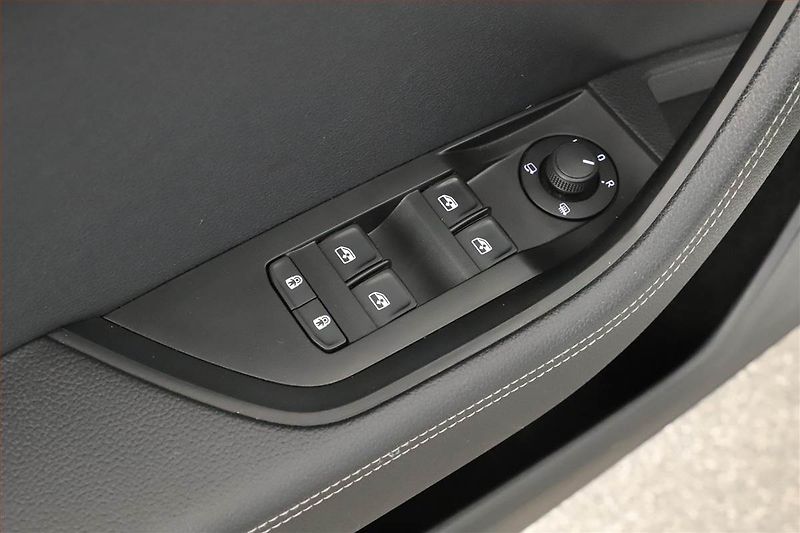 Škoda Superb (2022) Style 2.0 TDI - fotka 19 z 19