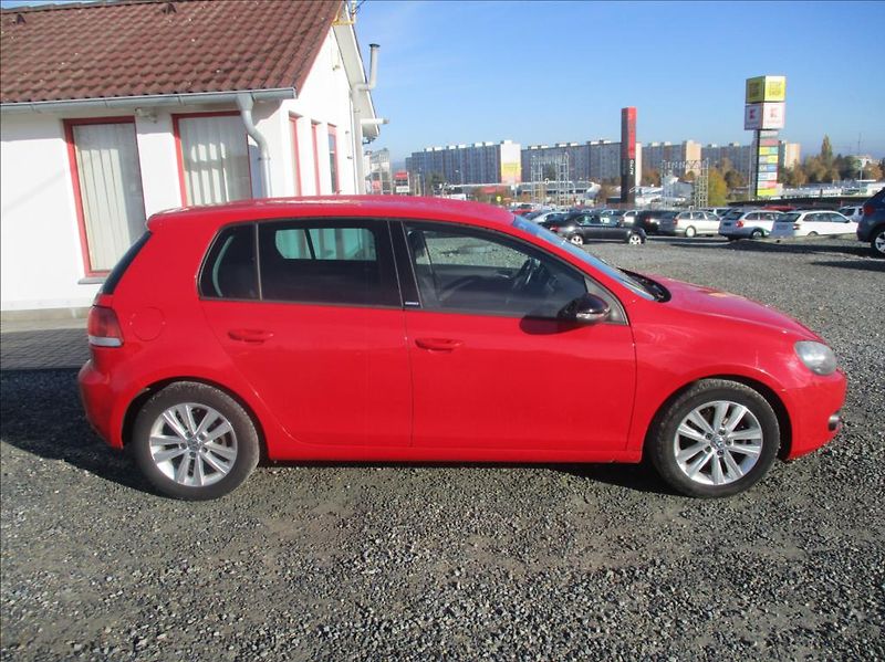 Volkswagen Golf 1,2 TSI, 77kW,servis,aut.klima - fotka 4 z 33