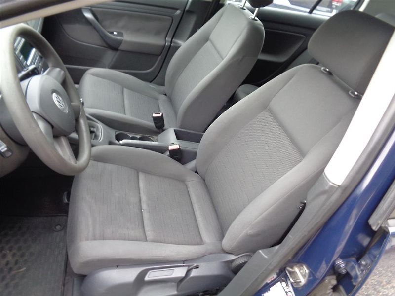 Volkswagen Golf 1,4 - fotka 13 z 16