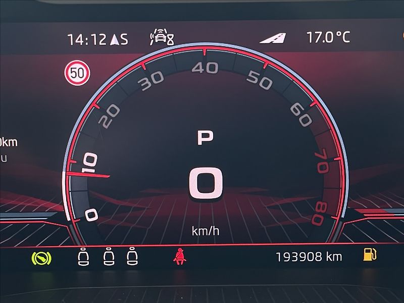 Škoda Kodiaq 2,0 TSI 4x4 DSG RS DCC+ACC+TZ - fotka 11 z 26