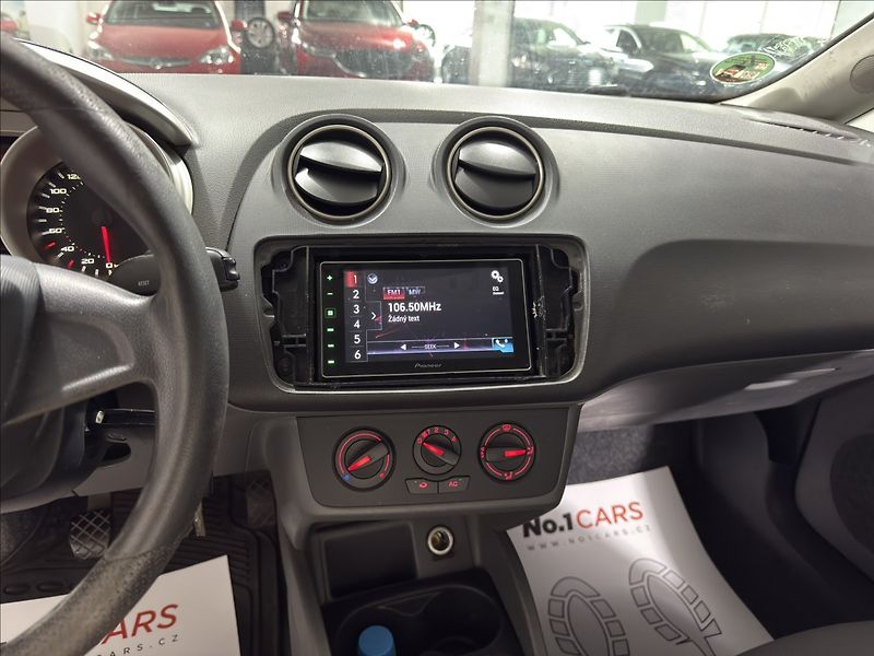 Seat Ibiza 1,4   i KLIMATIZACE PO STK - fotka 11 z 19