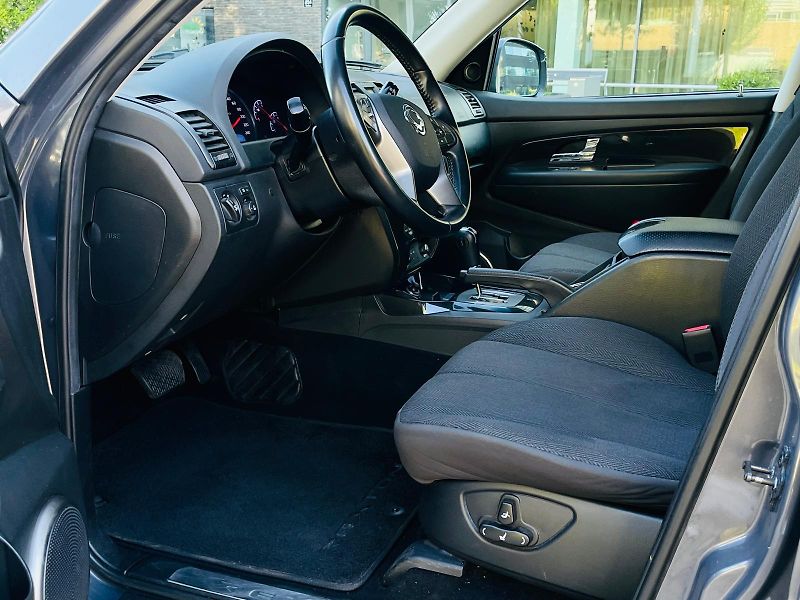 SsangYong Rexton 2.2TD 4x4 AUTOMAT TAŽNÉ VÝHŘEV - fotka 27 z 43