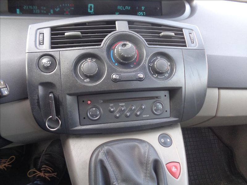 Renault Scénic 1,6 - fotka 12 z 17