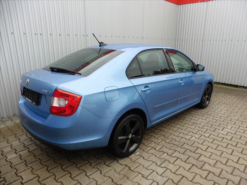 Škoda Rapid 1.2 TSi Elegance Navi 1.maj - fotka 5 z 15