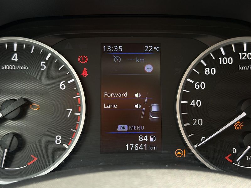 Nissan Juke 1.0 DIG-T 114 HP Acenta Trumf - fotka 24 z 25