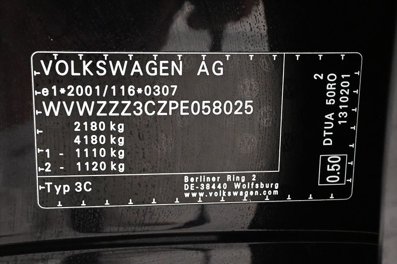 Volkswagen Passat 2,0 TDI 147kW DSG Business Zár - fotka 12 z 32