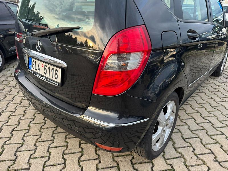 Mercedes-Benz Třídy A (2010) 180 1,7 85 KW TAŽNÉ KOLA - fotka 13 z 38