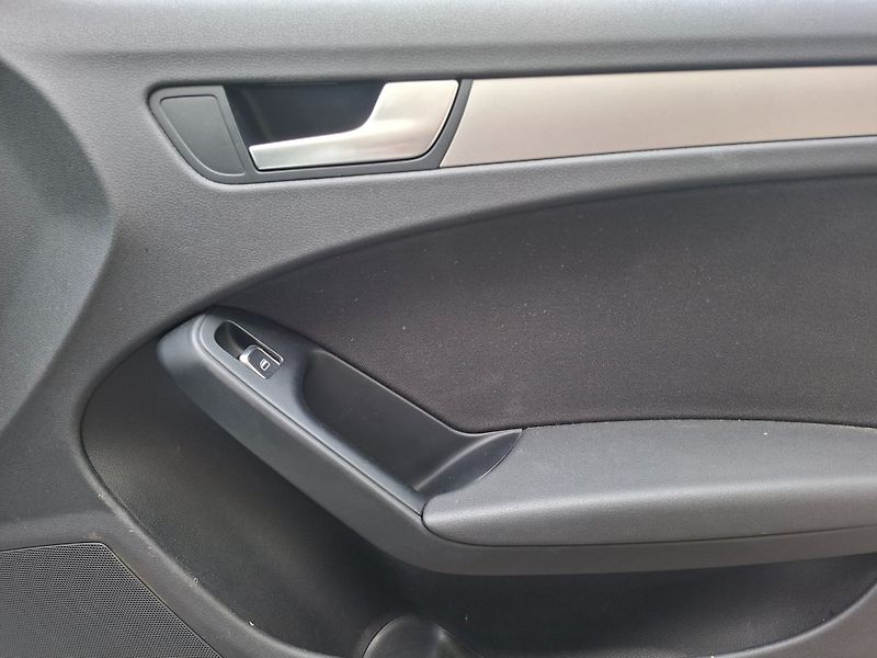 Audi A4 (2012) 2.0TDi 105kW 6MAN -SERVISOVÁNO - fotka 18 z 26