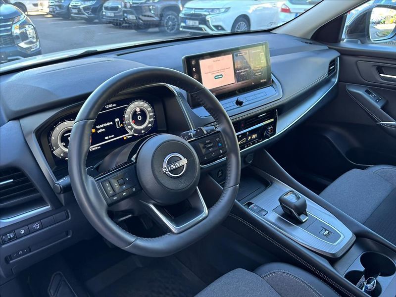 Nissan Qashqai 1,3 DIG-T  X-Tronic N-Connecta - fotka 14 z 29