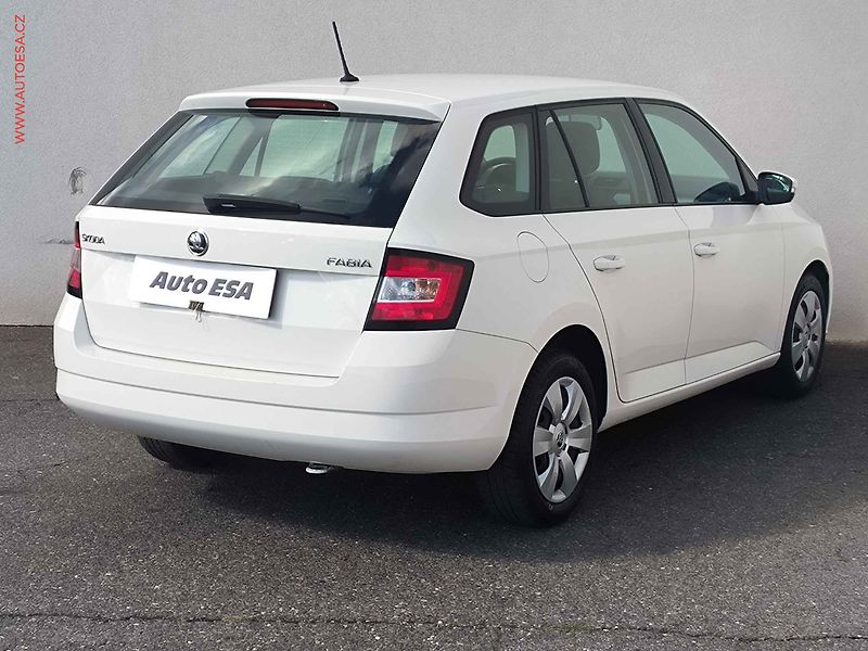 Škoda Fabia (2015) 1.2 TSi, 1.maj,ČR, Ambition - fotka 4 z 16