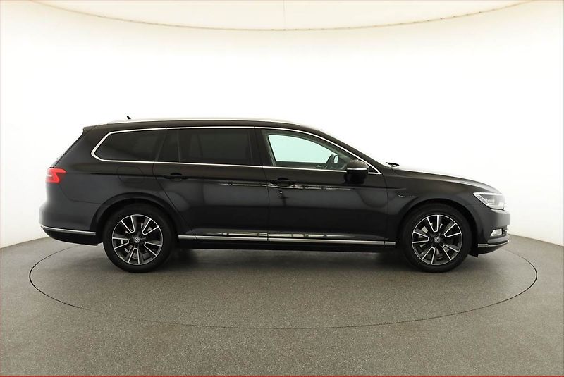 Volkswagen Passat (2016) 2.0 TDI, Kůže, Navi, Tempomat - fotka 6 z 19