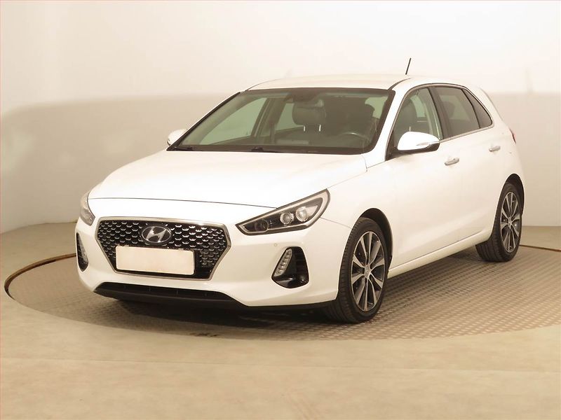 Hyundai i30 (2017) Comfort 1.6 CRDi, Serv.kniha - fotka 2 z 18