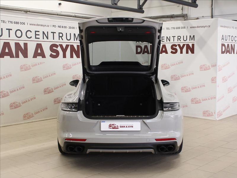 Porsche Panamera 4,0 GTS 368 kW zánovní stav - fotka 7 z 36