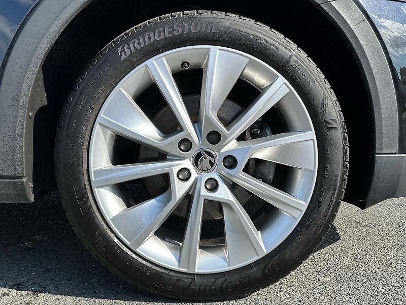 Škoda Octavia Scout 2,0 TDI  147kW DSG 4x4 - fotka 10 z 22