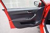 Škoda Fabia (2016) 1.2TSI 66kw ED. JOY TAŽNÉ APP  - náhled 19