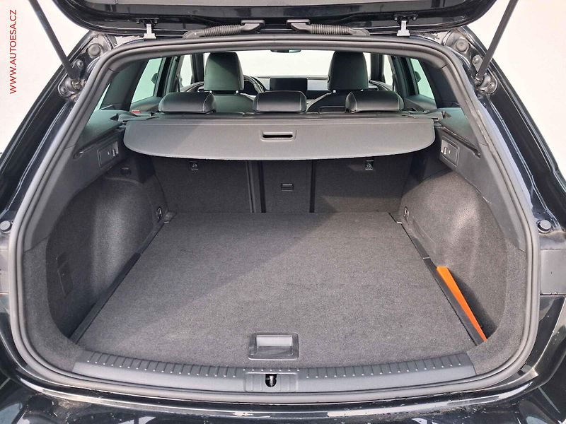Seat Leon (2021) 1.5 TSi, Xcellence, LED, navi - fotka 7 z 19