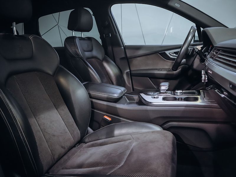 Audi Q7 3.0TDI, Quattro S-line 200kw - fotka 23 z 25