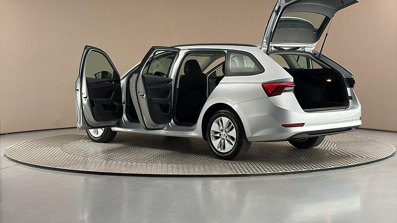 Škoda Octavia 1.0 TSI Ambition Combi - fotka 7 z 24