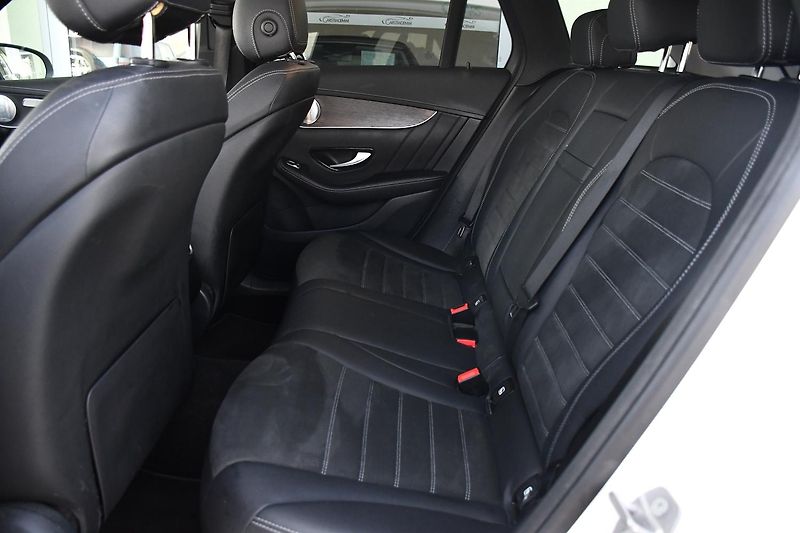 Mercedes-Benz GLC 300de 4MATIC ČR - fotka 19 z 42