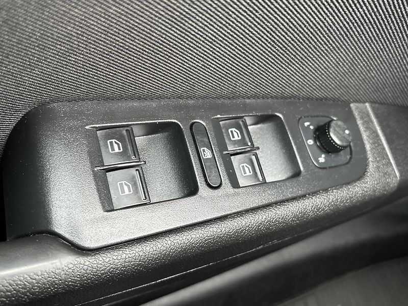 Škoda Superb DSG - fotka 21 z 25