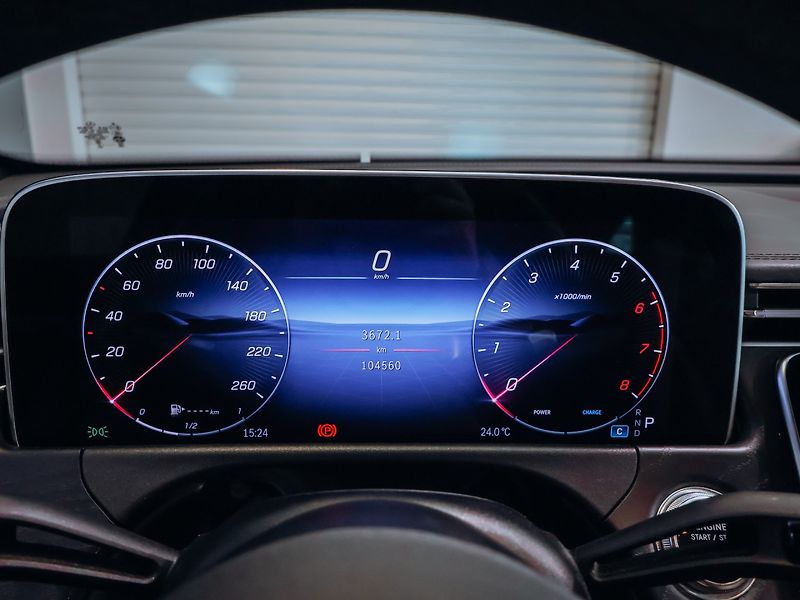 Mercedes-Benz Třídy E E 450 4MATIC 280 kW AMG - fotka 15 z 38