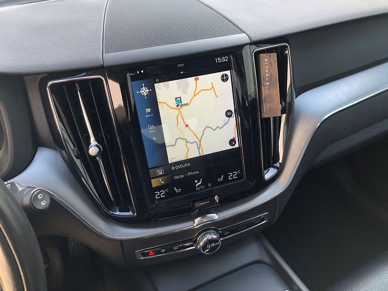 Volvo XC60 (2019) Volvo XC60 B4 AWD MOMENTUM PRO - fotka 10 z 25