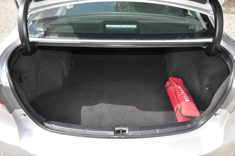 Toyota Avensis 1.8 Valvematic A/T Kůže - fotka 8 z 14