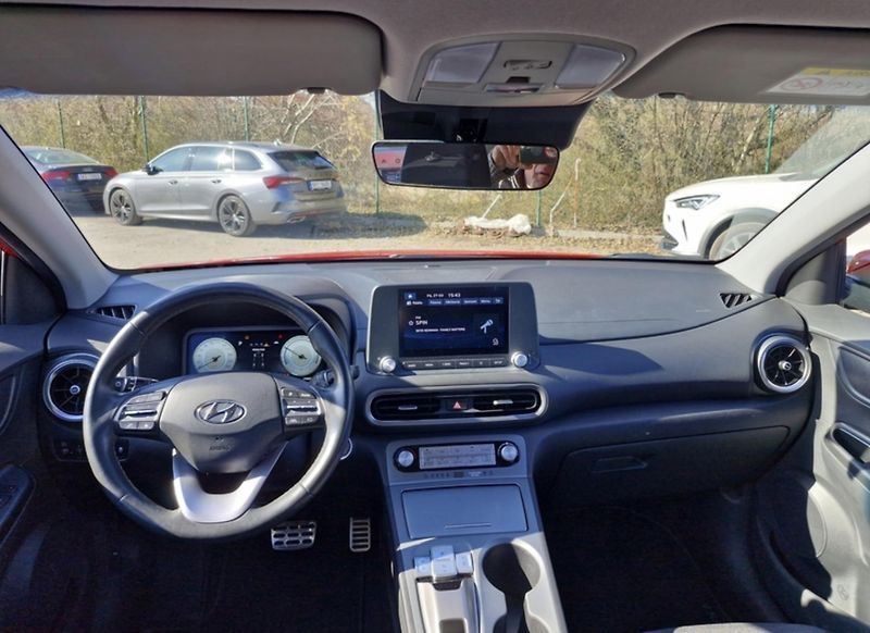 Hyundai Kona EV 64kWh 150KW SMART - fotka 4 z 15