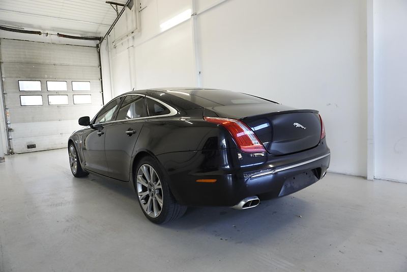 Jaguar XJ (2012) XJ  3,0D V6 AUTOMAT - fotka 7 z 39