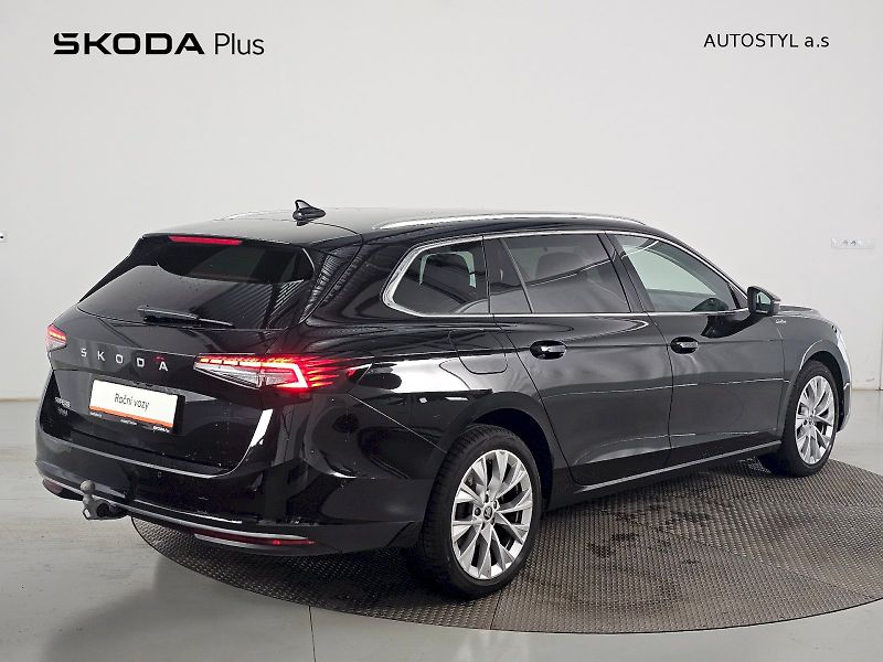 Škoda Superb (2025) 2.0TDI 110kW Laurin a Klement - fotka 2 z 32